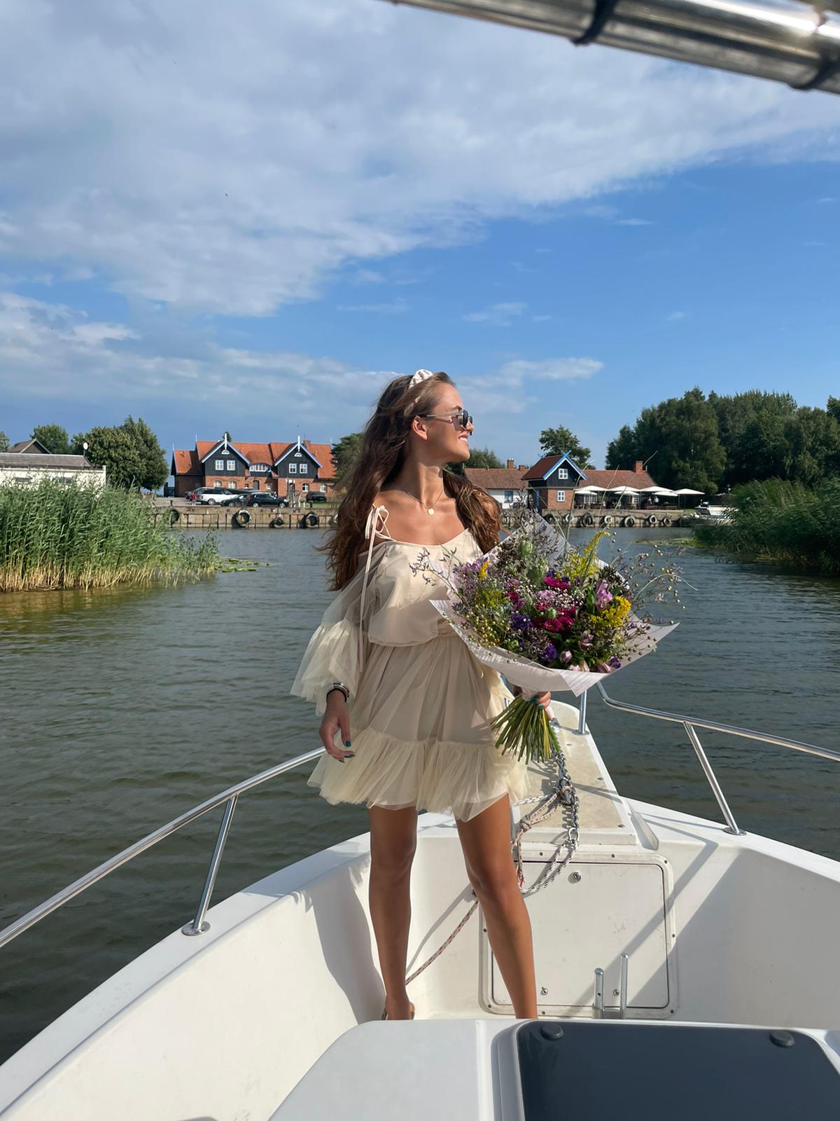 Mante suknelė